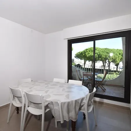 Apartment T3 De Charme Vue Port Entierement Renove Le Grau-du-Roi